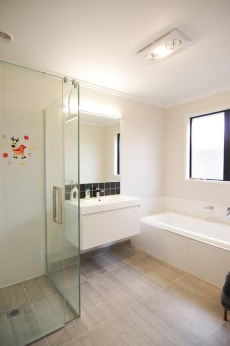 House In Hamilton Villa Luaran gambar